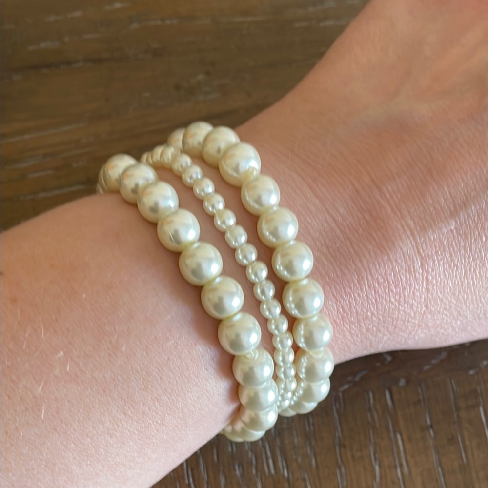 Elegant Pearl Bracelet Set